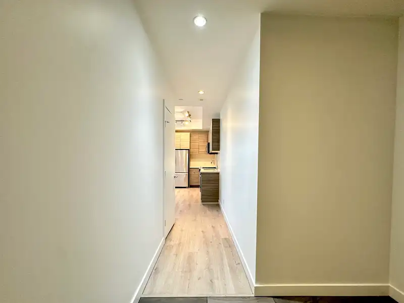 203 200 NELSON'S CRESCENT - photo 3 of 24