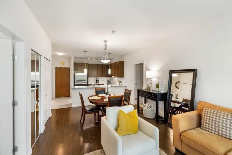 312 15322 101 AVENUE - photo 3 of 32