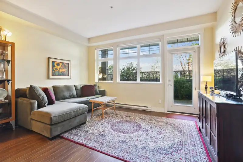 2280 ST. GEORGE STREET - photo 2 of 21