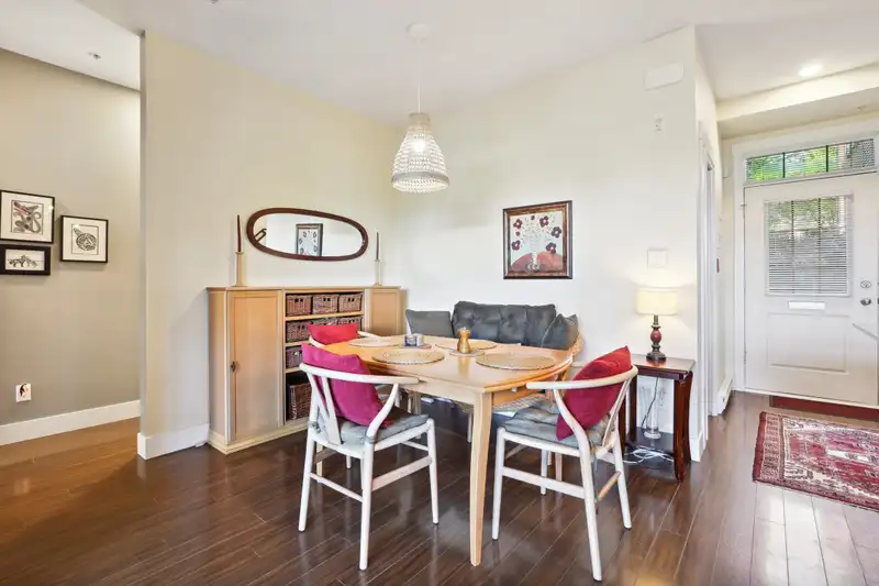 2280 ST. GEORGE STREET - photo 4 of 21