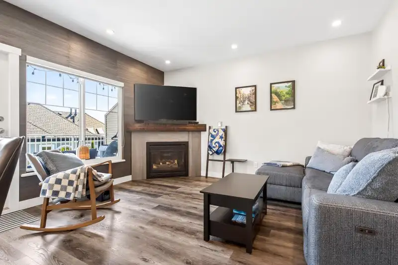21 1751 PADDOCK DRIVE - photo 4 of 40