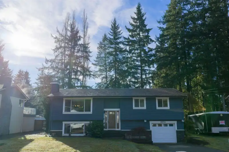 20754 39A AVENUE - photo 1 of 33