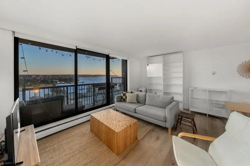 1207 1330 HARWOOD STREET - photo 2 of 32