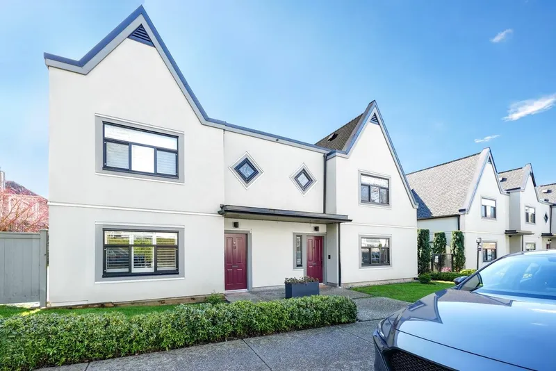 38 889 TOBRUCK AVENUE - photo 1 of 25