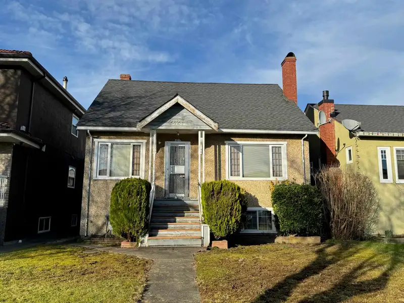 2621 KITCHENER STREET - photo 1 of 3