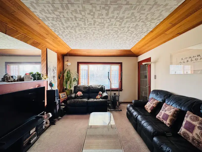 2621 KITCHENER STREET - photo 2 of 3