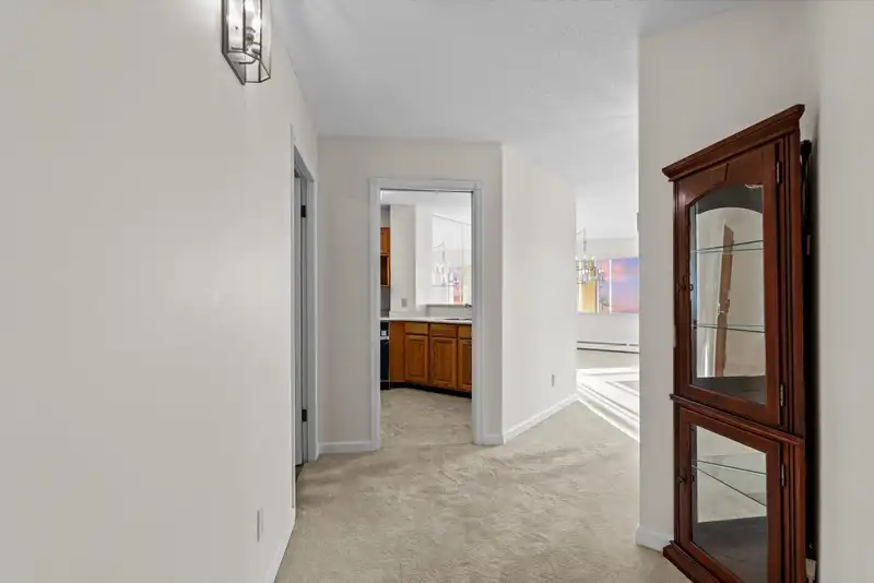 413 1442 FOSTER STREET - photo 4 of 30
