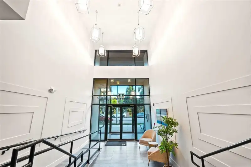 109 15351 101 AVENUE - photo 3 of 40