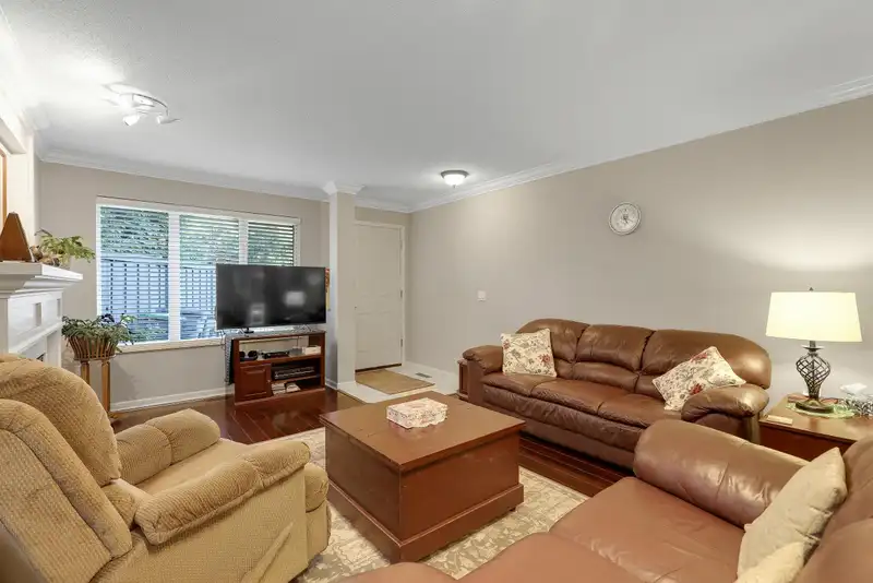 40 18883 65 AVENUE - photo 3 of 36