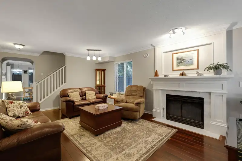 40 18883 65 AVENUE - photo 4 of 36