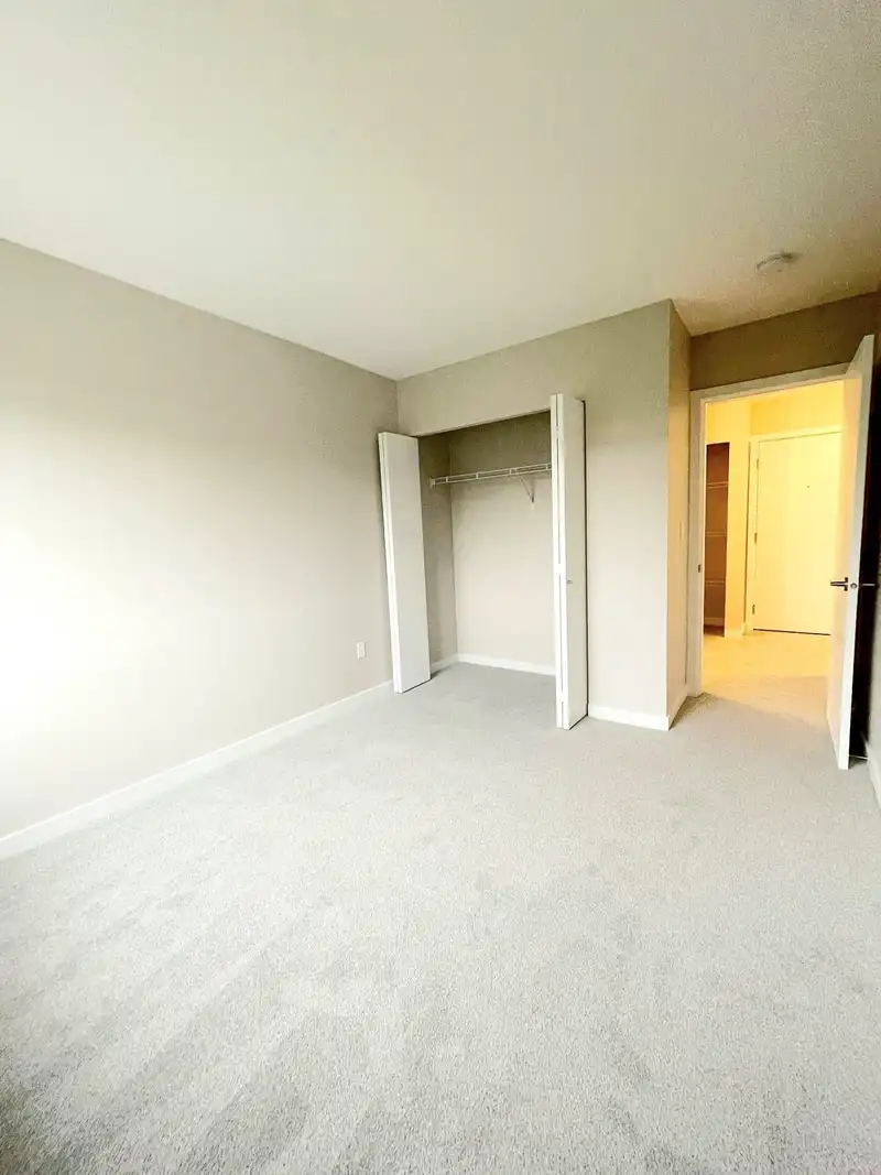 433 1909 SALTON ROAD - photo 4 of 20