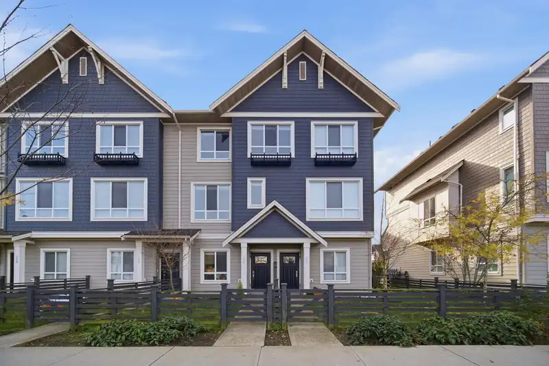 153 1894 OSPREY DRIVE - photo 1 of 39