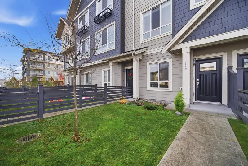 153 1894 OSPREY DRIVE - photo 3 of 39