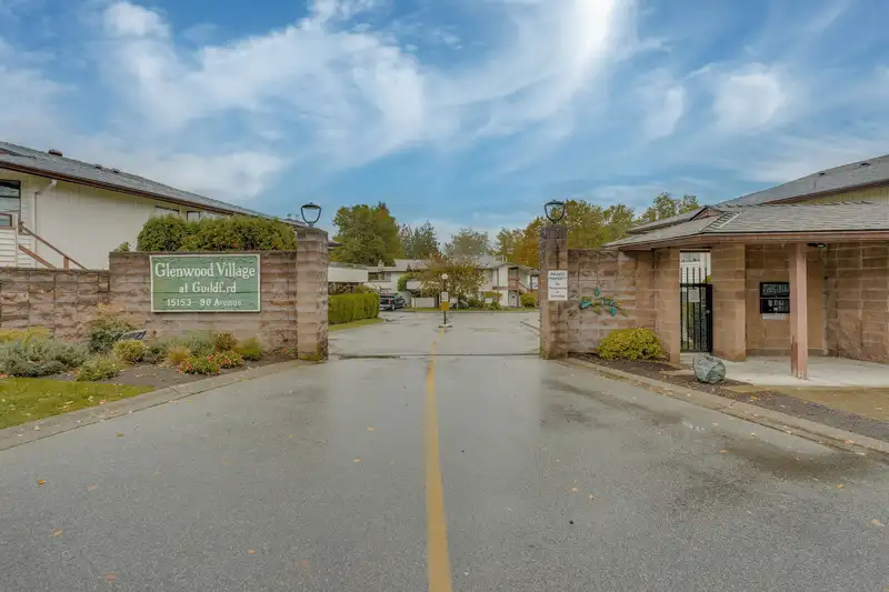 111 15153 98 AVENUE - photo 1 of 33