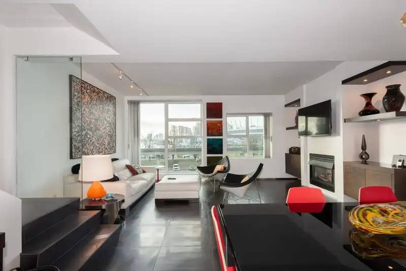 11 1182 QUEBEC STREET - photo 3 of 40