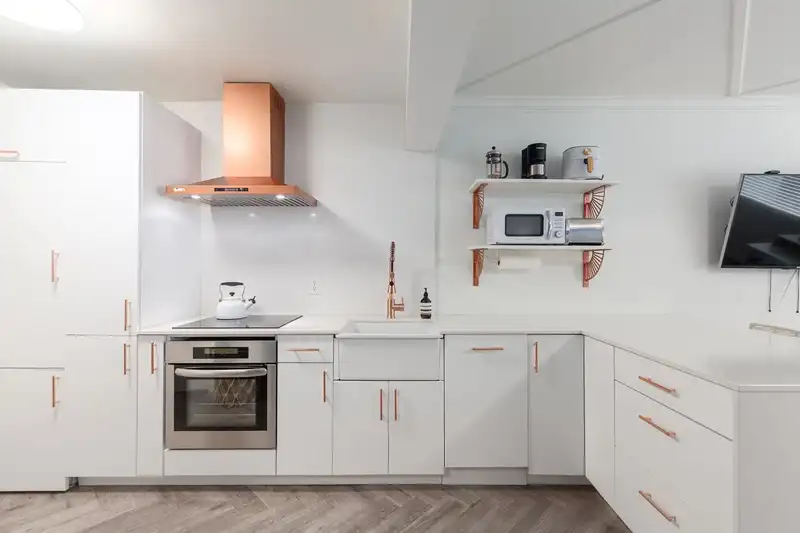 205 1940 BARCLAY STREET - photo 1 of 13