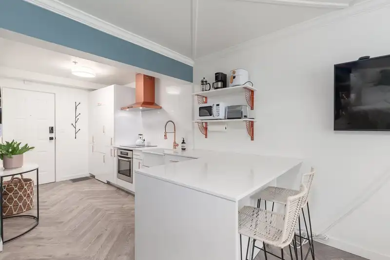 205 1940 BARCLAY STREET - photo 4 of 13