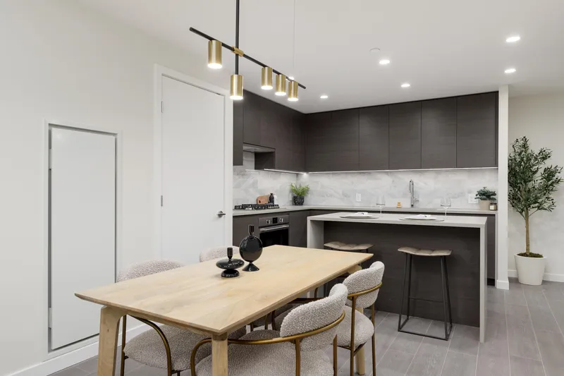 3404 2186 GILMORE AVENUE - photo 4 of 21