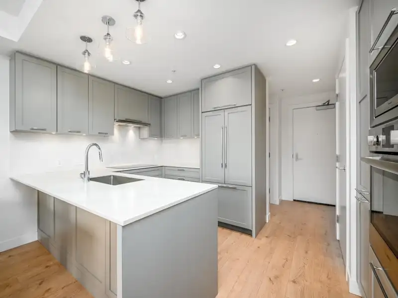305 4352 HASTINGS STREET - photo 1 of 23