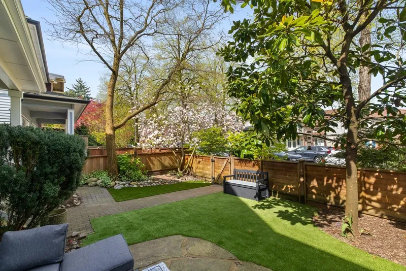 830 E 10TH AVENUE - photo 4 of 25