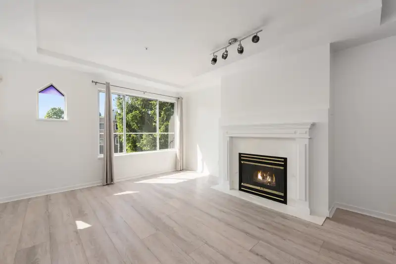 304 6475 CHESTER STREET - photo 2 of 24