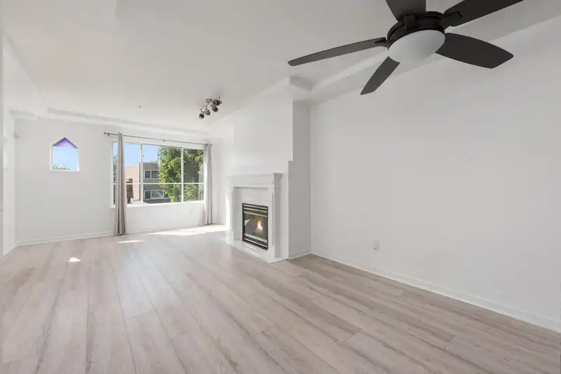 304 6475 CHESTER STREET - photo 4 of 24
