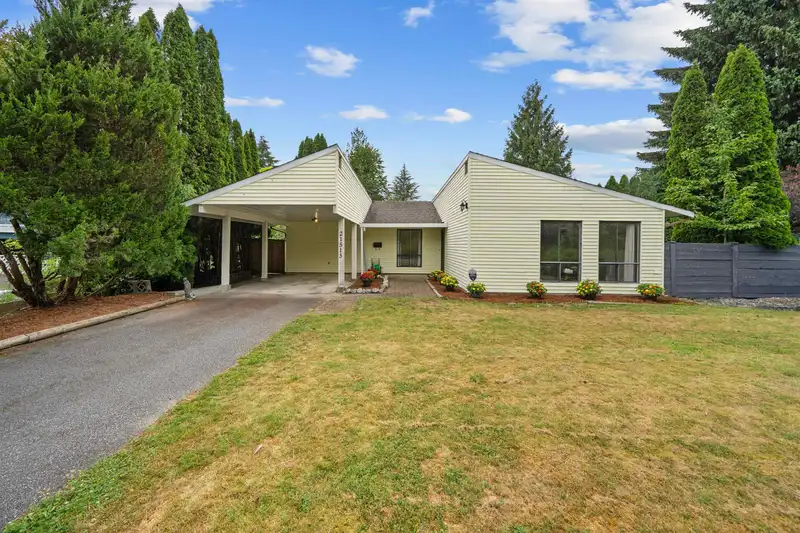 21513 SPRING AVENUE - photo 4 of 40