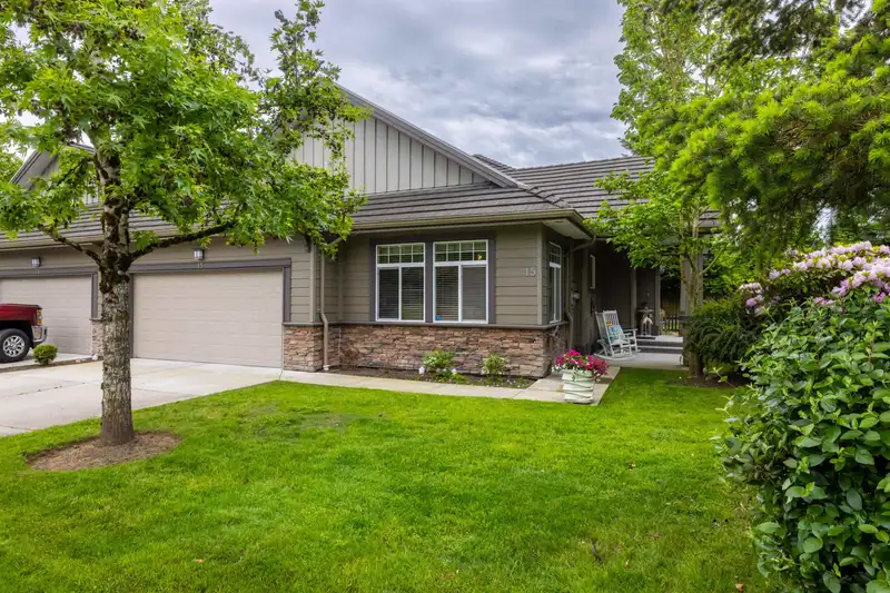 15 5688 152 STREET - photo 2 of 33