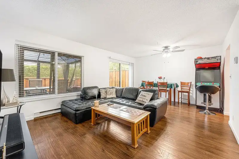 72 13880 74 AVENUE - photo 2 of 32