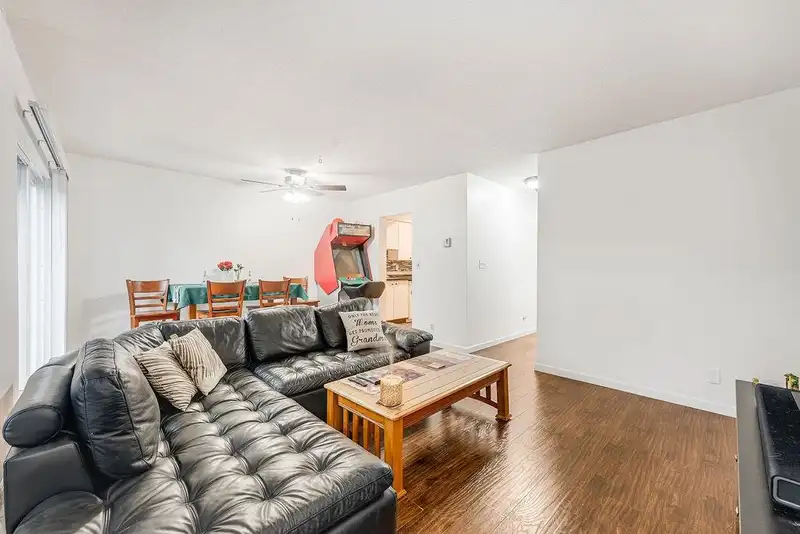 72 13880 74 AVENUE - photo 3 of 32