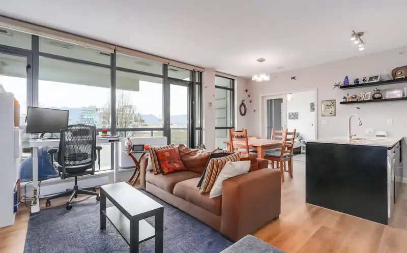 604 2851 HEATHER STREET - photo 1 of 17