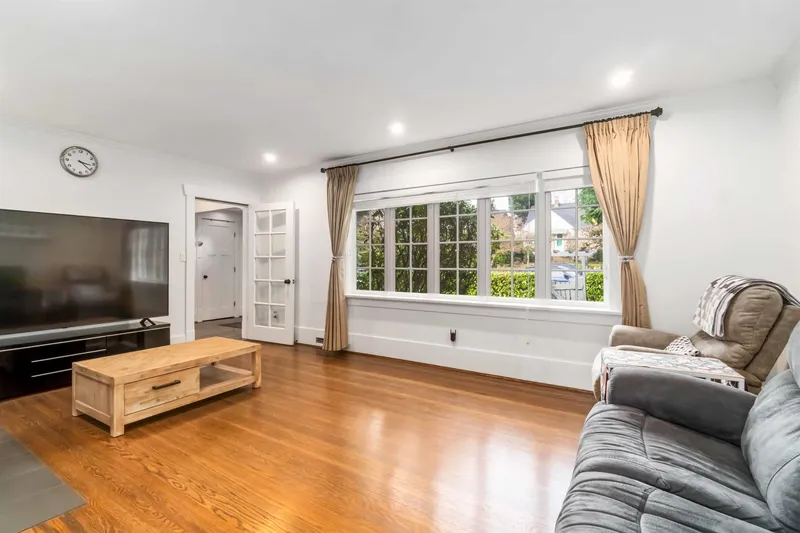 3322 W 38TH AVENUE - photo 4 of 25