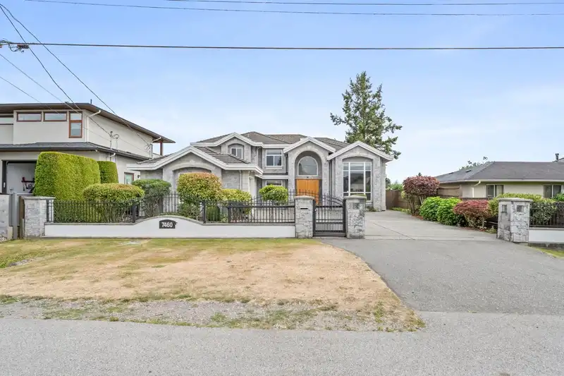 7460 PETTS ROAD - photo 2 of 27