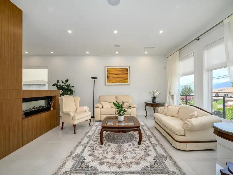 7268 PANDORA STREET - photo 3 of 36