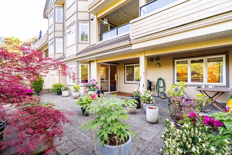 303 160 SHORELINE CIRCLE - photo 1 of 25