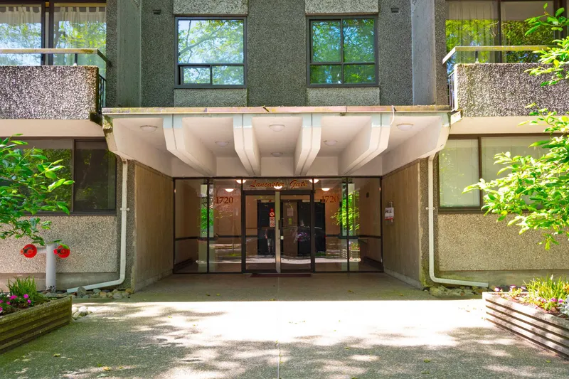 304 1720 BARCLAY STREET - photo 3 of 25