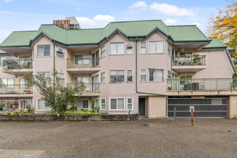 304 918 RODERICK AVENUE - photo 1 of 1