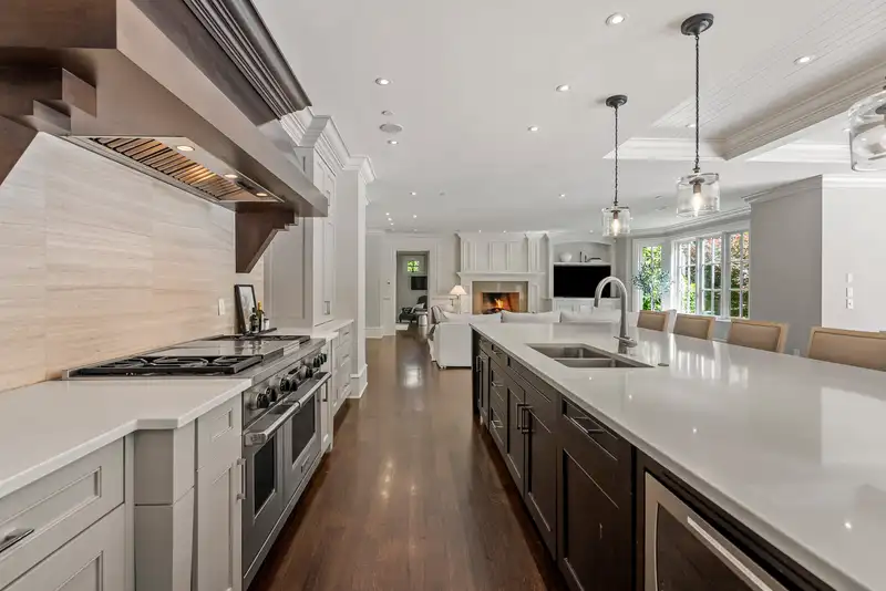 2960 PALMERSTON AVENUE - photo 4 of 40
