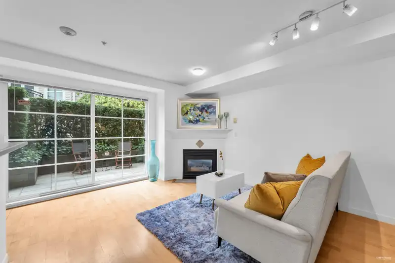 217 678 W 7TH AVENUE - photo 1 of 22
