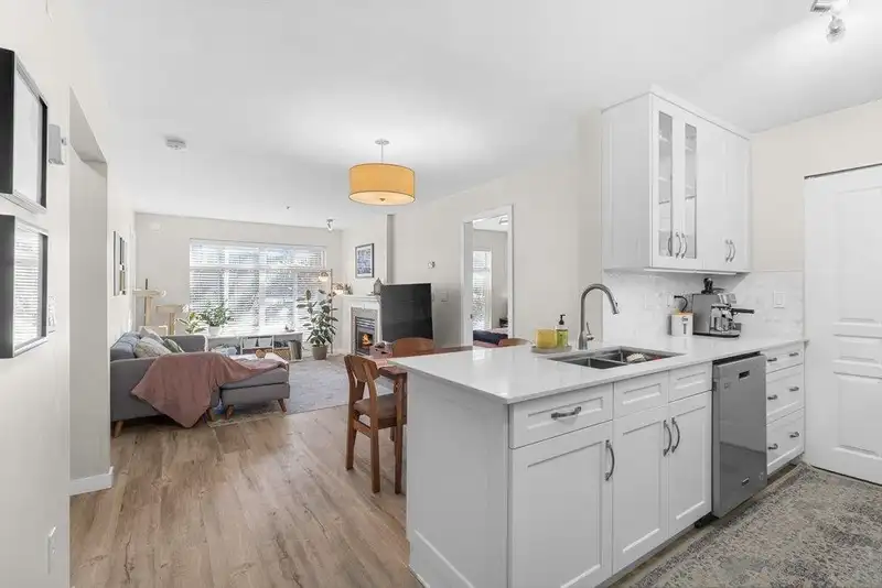 107 3235 W 4TH AVENUE - photo 1 of 22