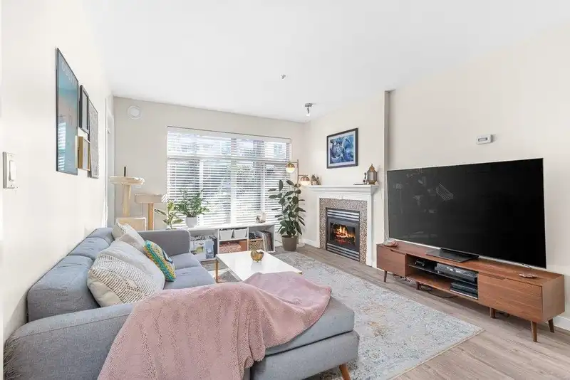 107 3235 W 4TH AVENUE - photo 2 of 22