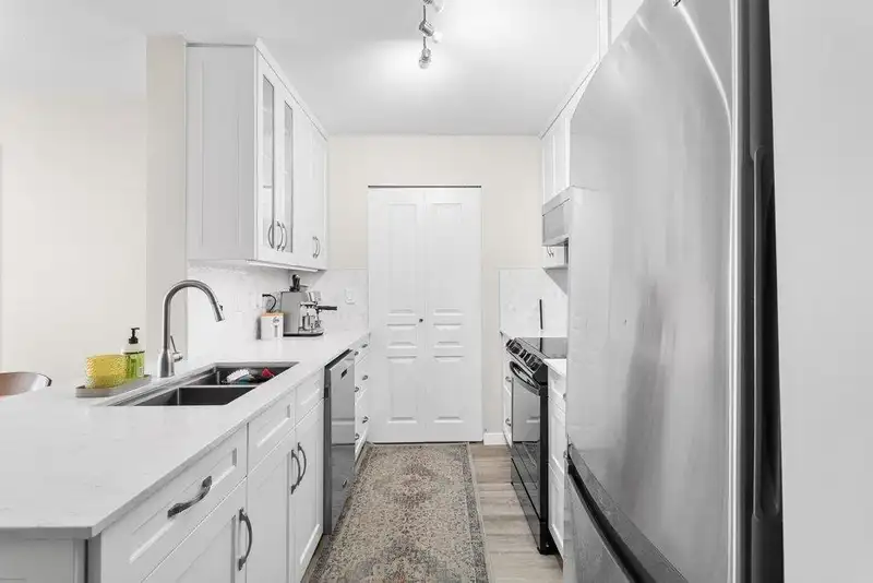 107 3235 W 4TH AVENUE - photo 4 of 22