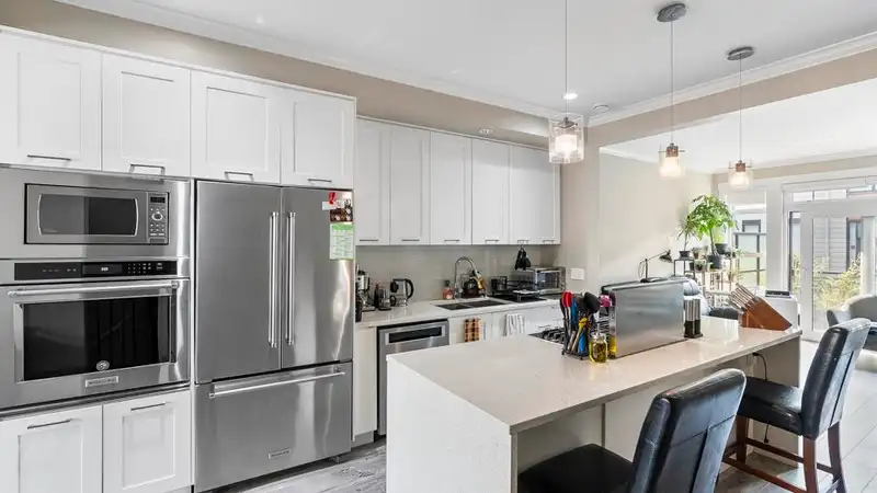 104 16488 64 AVENUE - photo 4 of 23