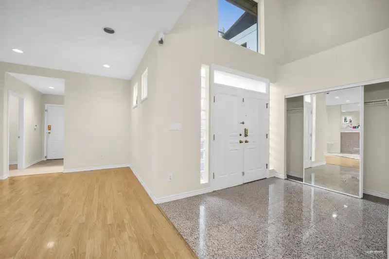 6780 COMSTOCK ROAD - photo 4 of 40