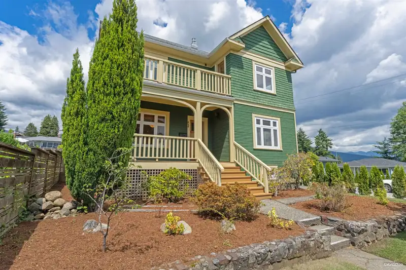 848 E 6TH STREET - photo 3 of 40