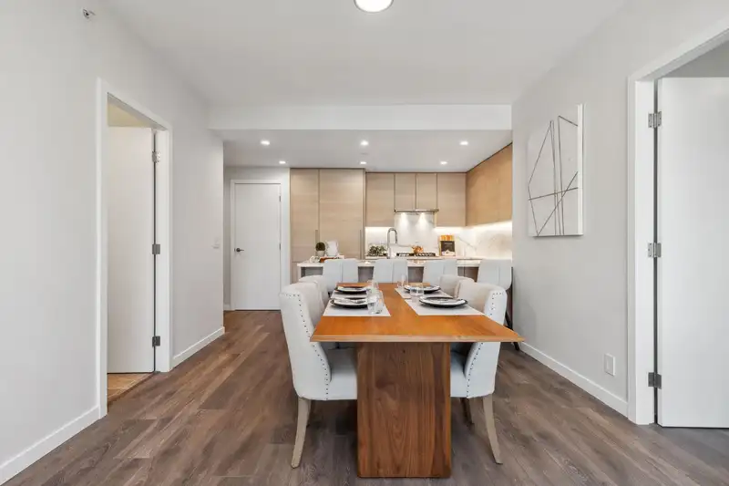 301 305 MORRISSEY ROAD - photo 3 of 33