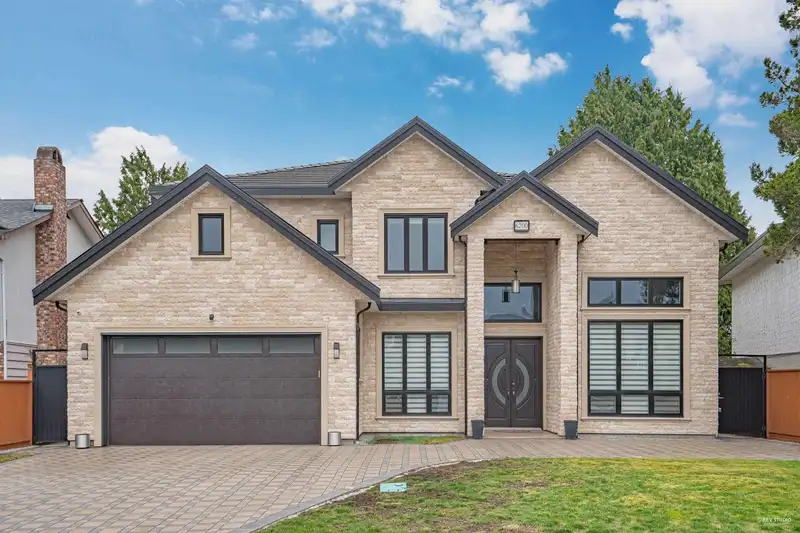 6200 SPENDER DRIVE - photo 1 of 39