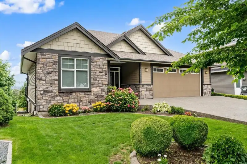 51017 SOPHIE CRESCENT - photo 1 of 39