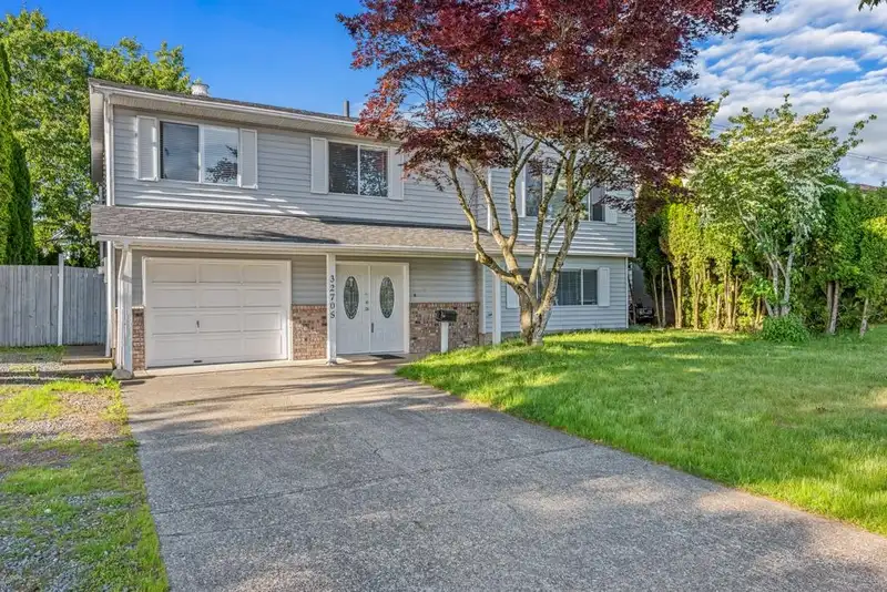 32705 OKANAGAN DRIVE - photo 1 of 39
