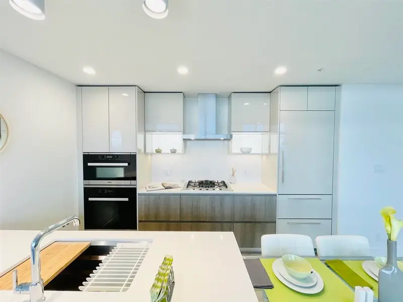 1506 6511 SUSSEX AVENUE - photo 3 of 25